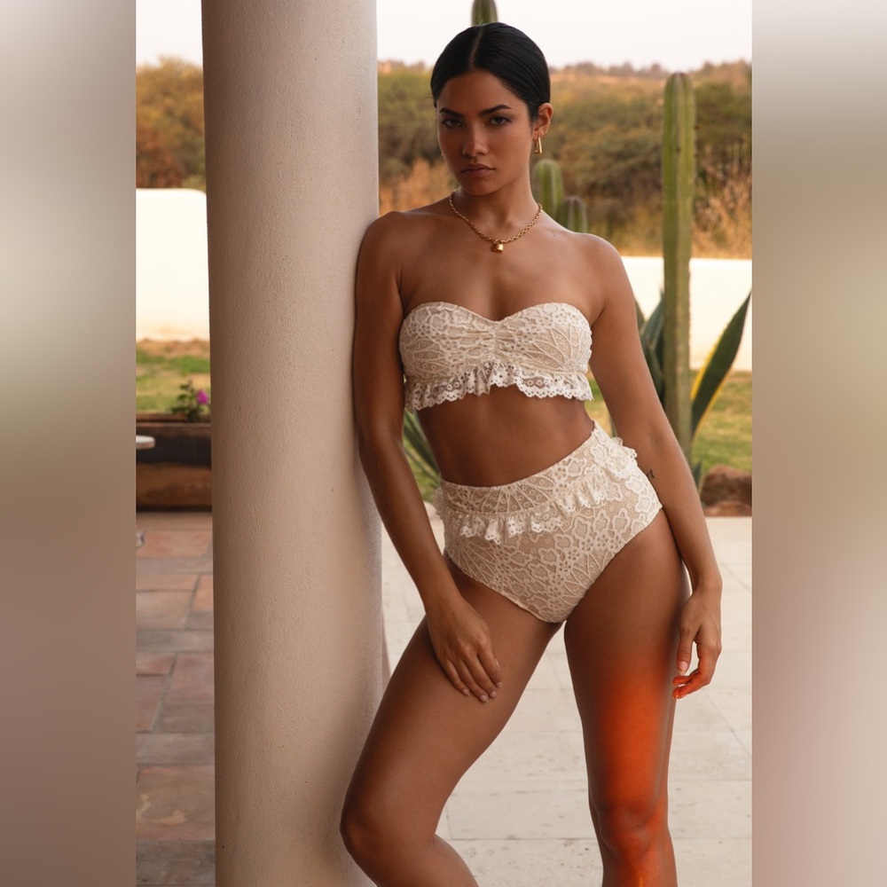 Nightcap Free People “Lotus” White Cream Lace Strapless Bandeau Bikini Set